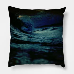 Dark Ocean waves Pillow