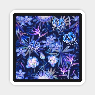 Tropical floral blue lilac repeating pattern Magnet