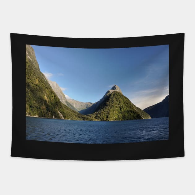 Nouvelle Zélande -  Milford Sound Tapestry by franck380