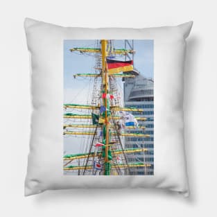 Bremerhaven; City; New port; Ship mast Pillow