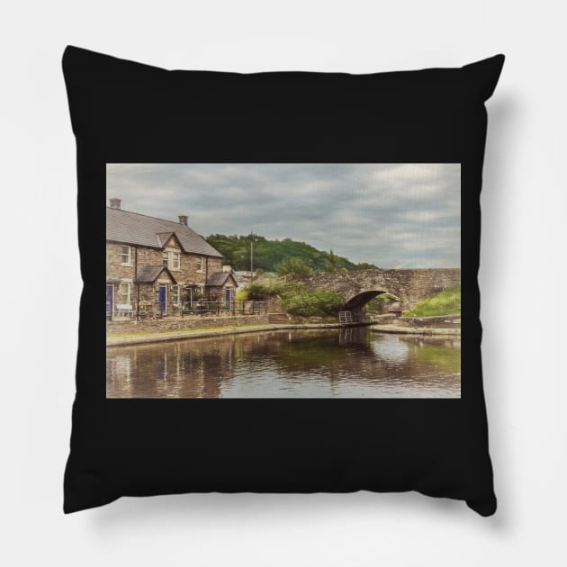The Canal Basin At Brecon Pillow by IanWL
