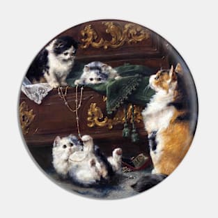 Cat and her Kittens Pin