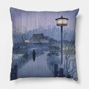 Evening rain at the Shinobazu pond Pillow