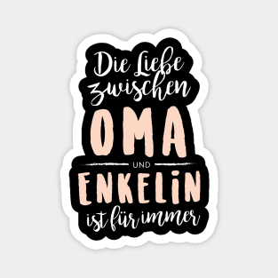 Die Liebe zwischen Oma und Enkelin ist für immer Magnet