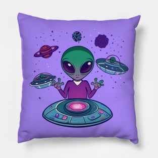 UFO invasion: cosmic conquest Pillow