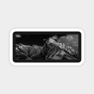 Maligne Lake mountains Magnet