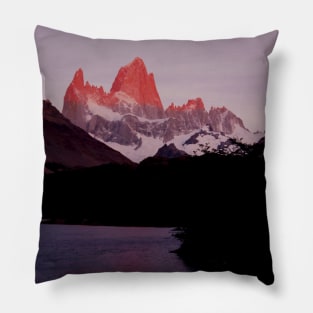 Alpen glow on Mount Fitz Roy Pillow