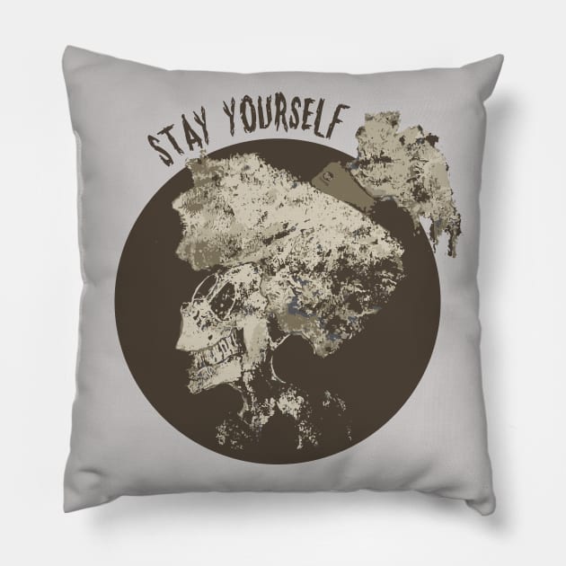 stay yourself Pillow by Lins-penseeltje