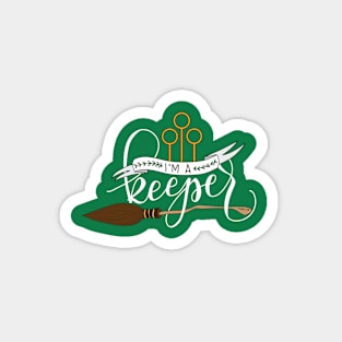 White 'I'm A Keeper' Pun - Green Magnet