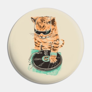 Scratch Master kitty Cat Pin