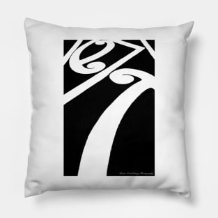 Bold effect and design in black and white. Pillow