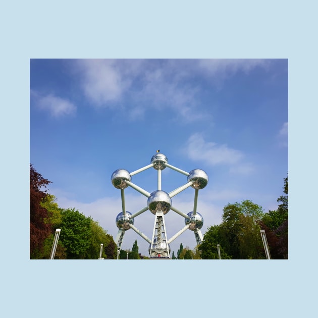 Atomium by psychoshadow