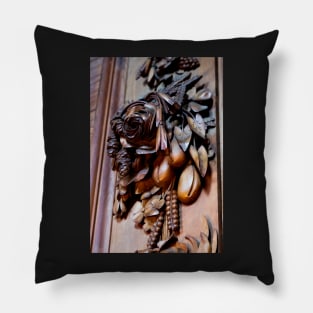 Chatsworth house- Carved limewood cravat 2 Pillow