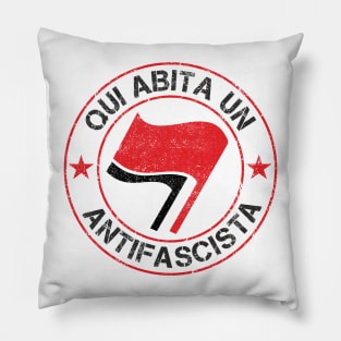 Qui abita un antifascista Pillow