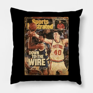 COVER SPORT - SPORT ILLUSTRATED - DOWN TO WIRE Pillow