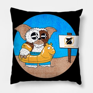 gremlins retro 80s Pillow