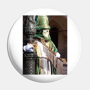 Carnevale Pin