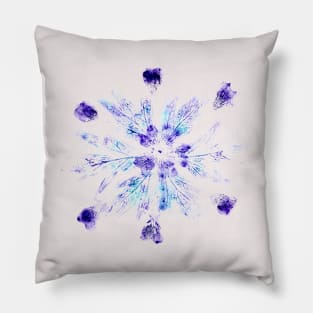 'Snowflake' nature print Pillow