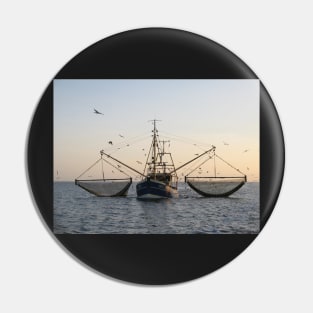 fishing boat Pin