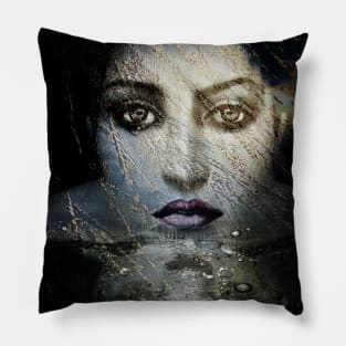 Bain de Minuit Pillow