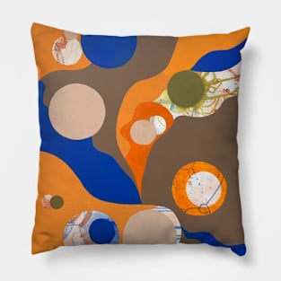 CIRCULAR MOTION Pillow