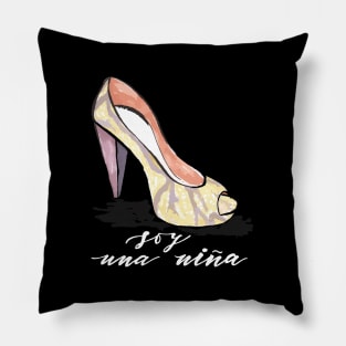 Hand drawn shoe with phrase Soy una nina, spanish Pillow