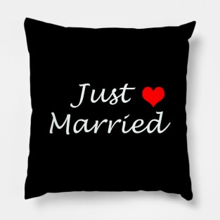 Just married quote Pillow