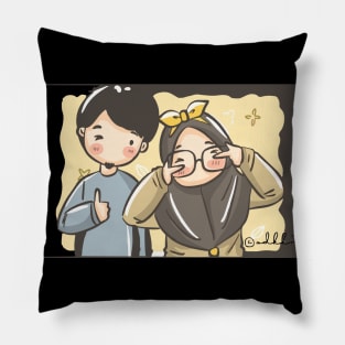 cute couple muslim Pillow