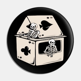 Card game skull Pin