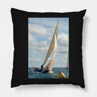 Severn II at the Windward mark Pillow