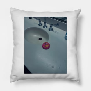 Bubble Gum tv shirt Pillow