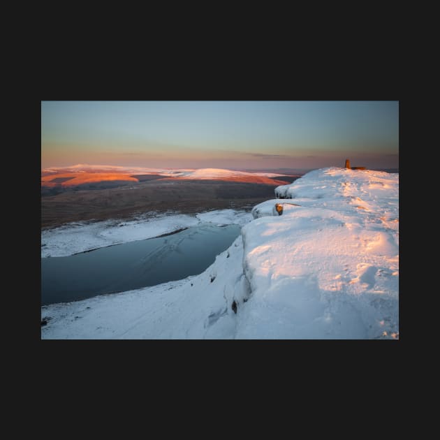 Llyn y Fan Fawr from Fan Brycheiniog, Carmarthen Fan, Brecon Beacons National Park, Wales by dasantillo