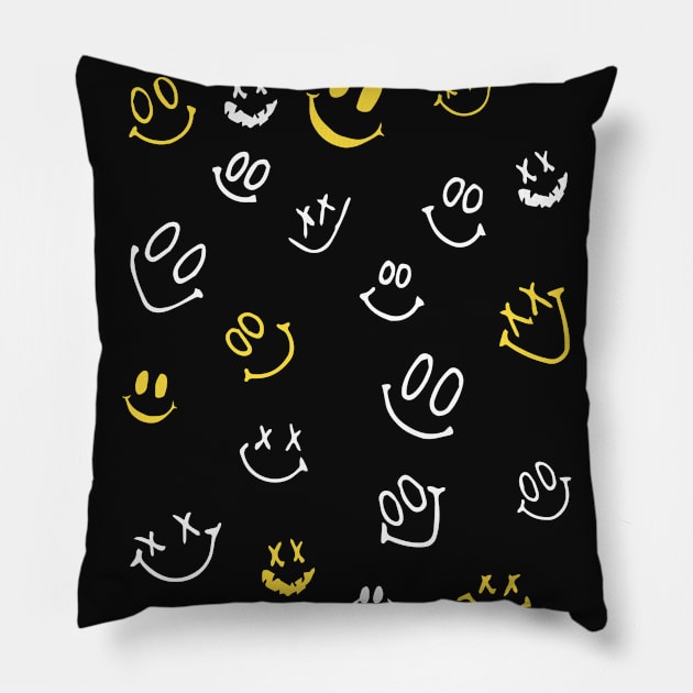 Happy faces Pillow by Pam´s Lab