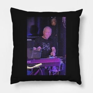 Paynesville Wine Bar – Geoff Willis and Friends – The Drummer Pillow