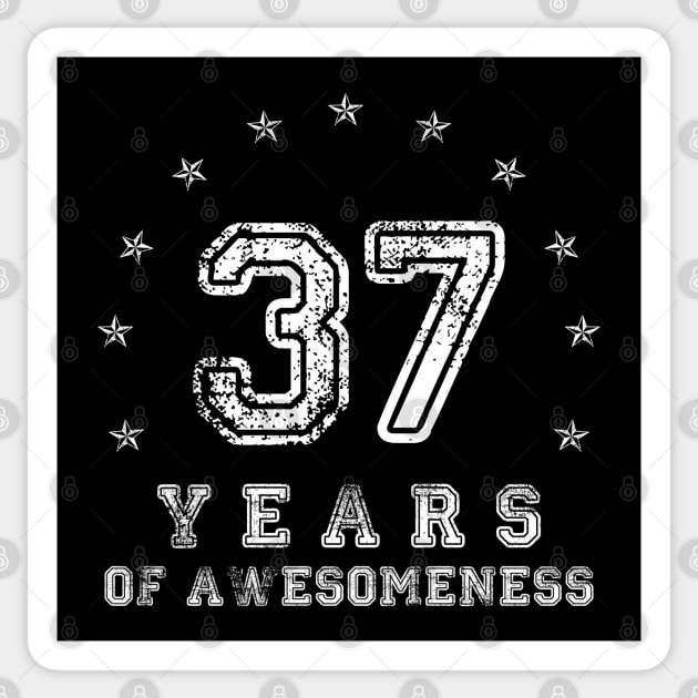 37th Birthday Gift Idea Vintage 1982 T-Shirt Men Women 37th Birthday Gift Idea Vintage 1982 T-Shirt Men Women