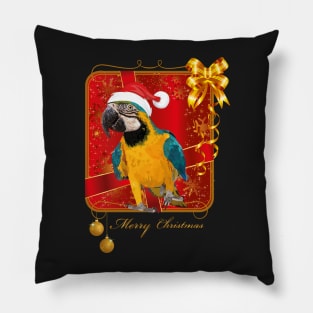 The blue-yellow macaw Pillow