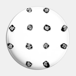 Shibori kanoko black dots Pin
