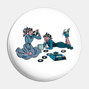 Spinning records Pin