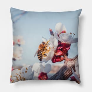 bee collecting pollen Pillow