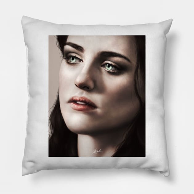 Morgana Pillow by geloferr