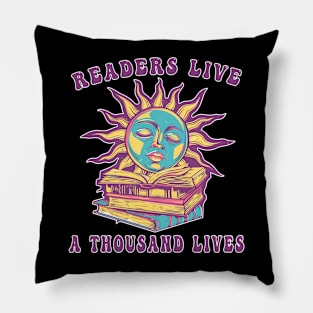 Readers Live a Thousand Lives Vintage Bookworm Book Lovers Pillow