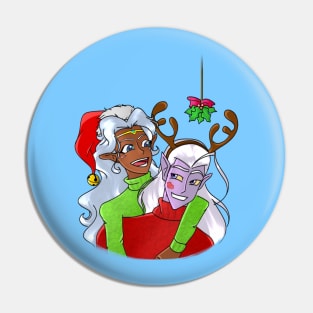 Lotura - Christmas Kiss Pin