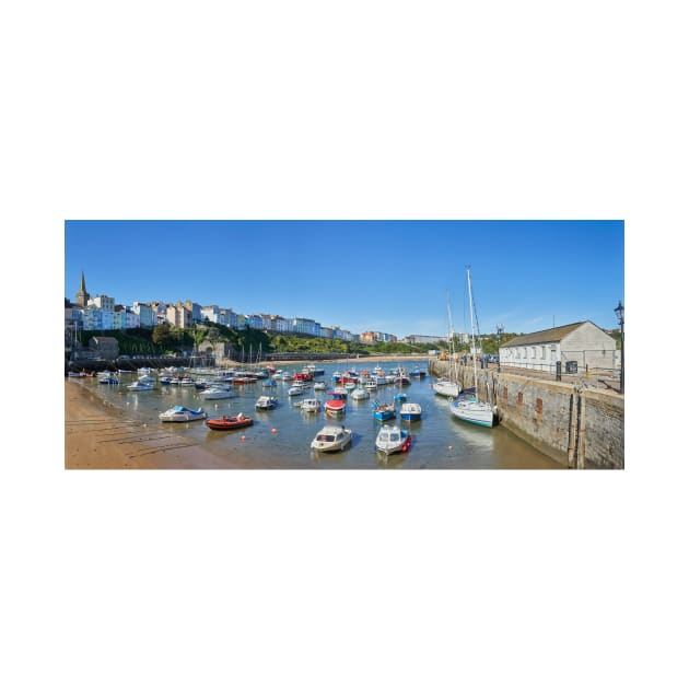 Tenby Harbour Beach, Pembrokeshire by GrahamPrentice