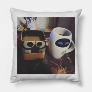 walle and eve mugs Pillow