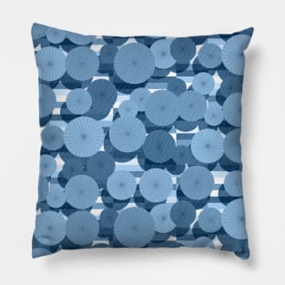 Twilight umbrella cocktail Pillow