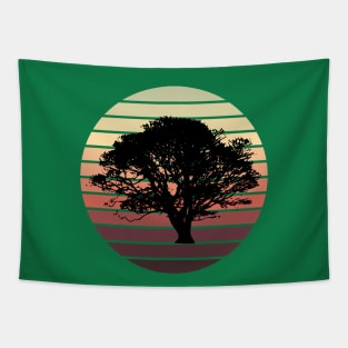 Oak tree lover - Old oak tree - Wise mystical tree Tapestry