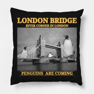 Penguins are coming Pillow