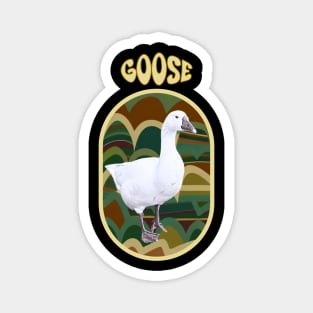 Goose on retro backround Magnet