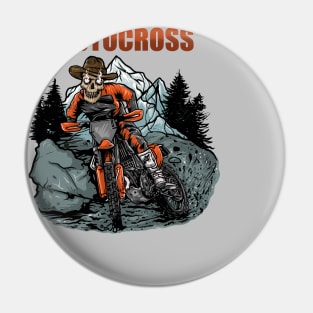 Skull motocross Pin