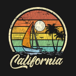 Sailboat California Vintage Distressed Sailboat Sailing T-Shirt